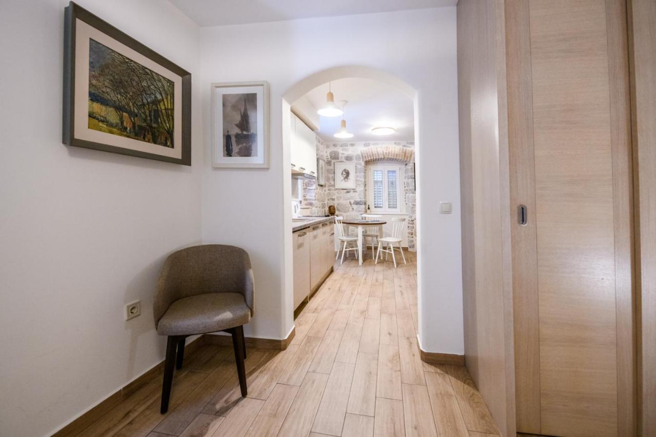 Apartmani Art Karampana Котор Екстер'єр фото